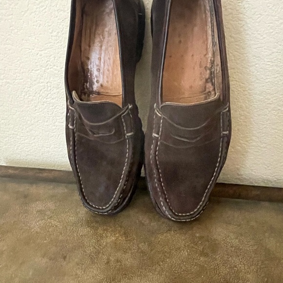 Ferragamo Suede Loafers with Vibram soles - Picture 2 of 6